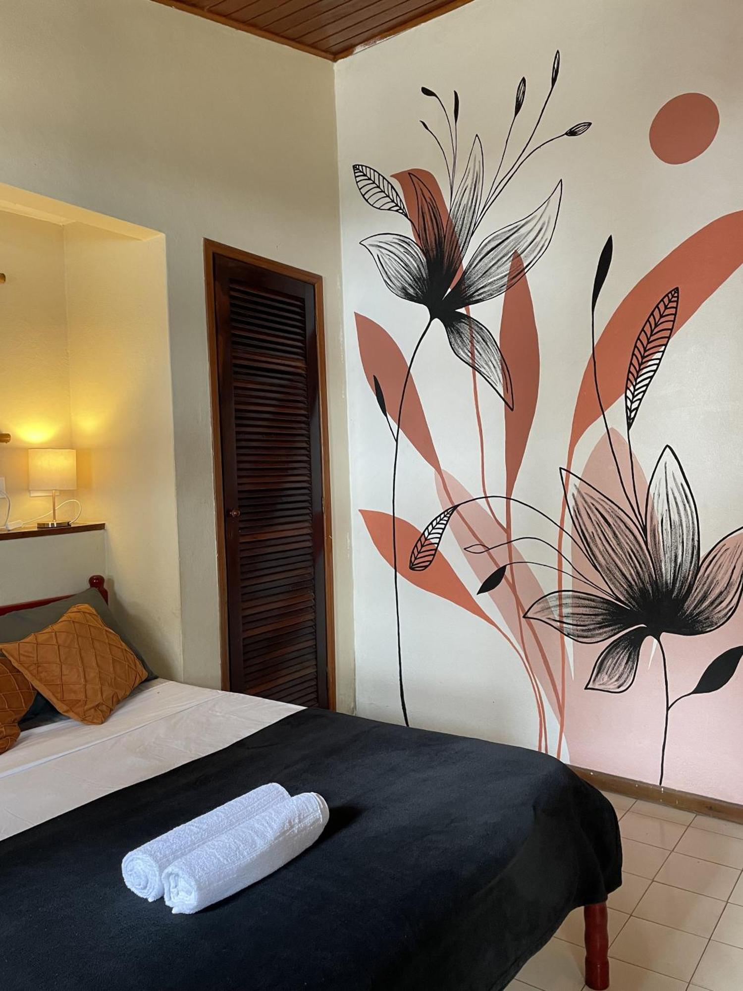 Ka'A Guest House Ubatuba Rom bilde